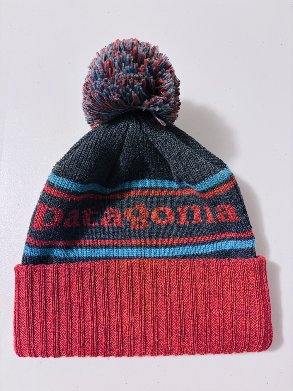 Patagonia Powder Town Pom Pom Beanie Toboggan Blue Grey Rust Red Ski Outdoor